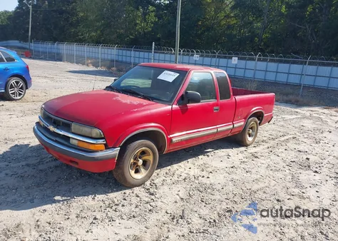 2000 Chevrolet S-10 Ls из США, поврежденный, VIN 1GCCS19W8Y8262950